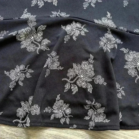 𝅺vanity  Fair | Vintage black floral maxi skirt - Picture 3 of 10